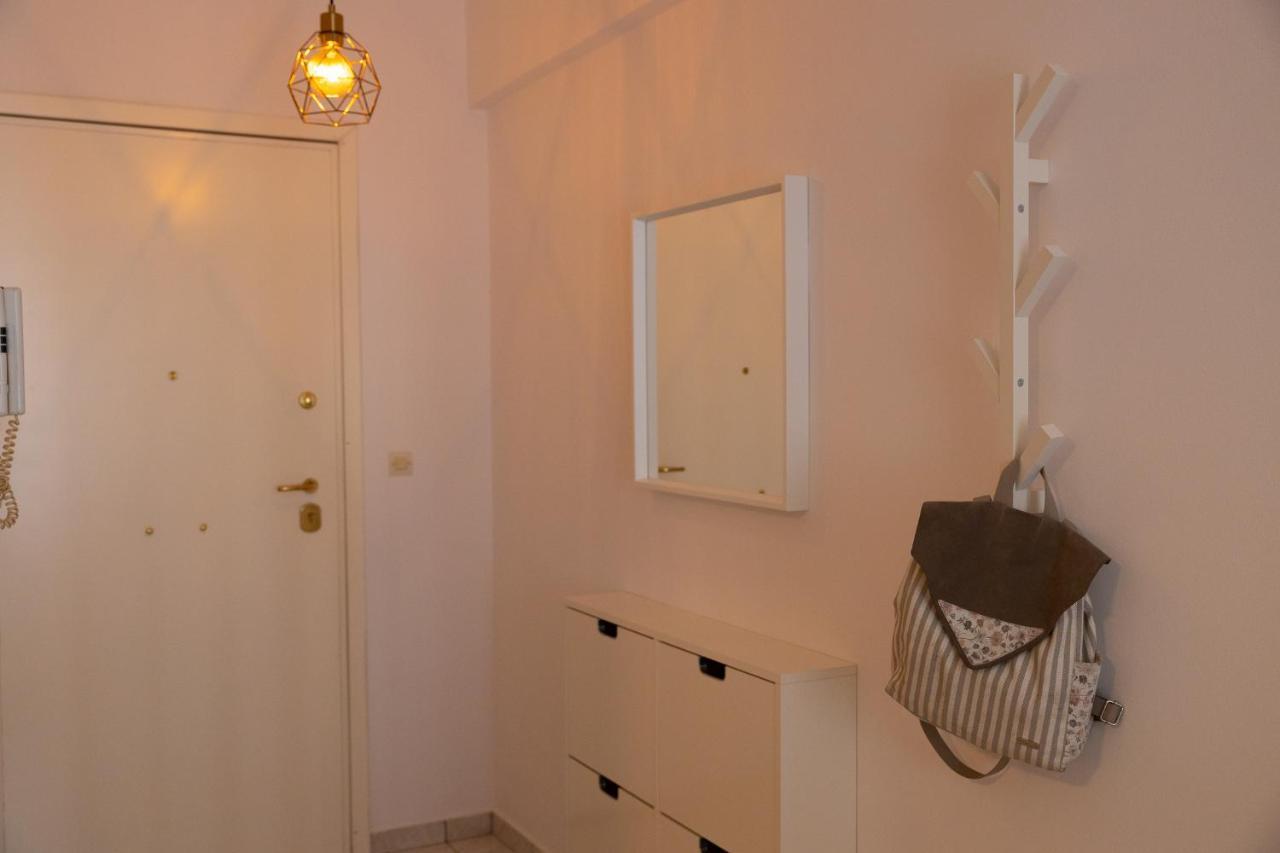 Spacious Apartment Close To The Sea And The City Center Athen Eksteriør bilde